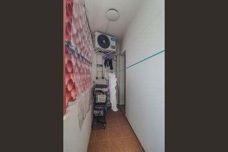 Apartamento à venda com 81m², 2 quartos e 1 vaga Apartamento à venda com 81m², 2 quartos e 1 vagaSacada