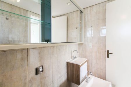 Apartamento à venda com 108m², 3 quartos e 2 vagas Apartamento à venda com 108m², 3 quartos e 2 vagasBanheiro da Suíte