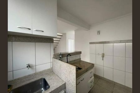 Cozinha de apartamento para alugar com 2 quartos, 77m² em Buritis, Belo Horizonte