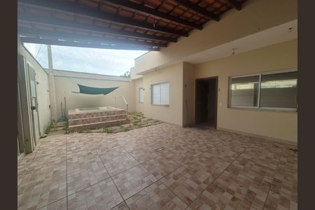 Casa para alugar com 94m², 3 quartos e 2 vagas