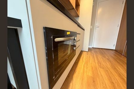 Cozinha de apartamento para alugar com 1 quarto, 38m² em Campo Belo, São Paulo