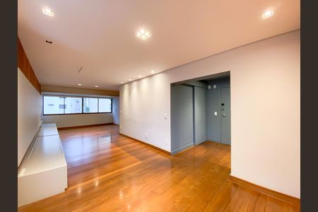 Apartamento à venda com 118m², 3 quartos e 2 vagas Apartamento à venda com 118m², 3 quartos e 2 vagasSala