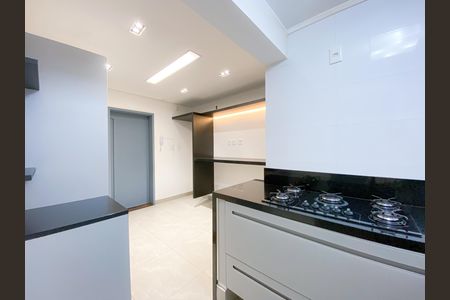 Apartamento à venda com 118m², 3 quartos e 2 vagas Apartamento à venda com 118m², 3 quartos e 2 vagasCozinha