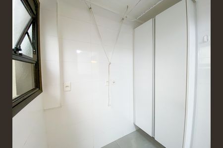 Apartamento à venda com 118m², 3 quartos e 2 vagas Apartamento à venda com 118m², 3 quartos e 2 vagasÁrea de Serviço