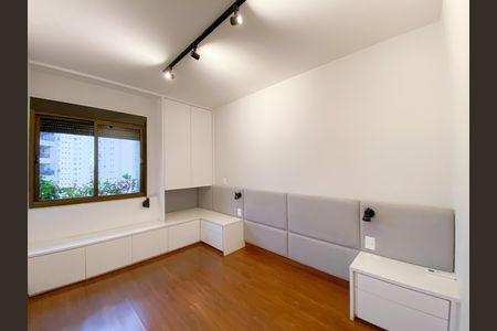 Apartamento à venda com 118m², 3 quartos e 2 vagas Apartamento à venda com 118m², 3 quartos e 2 vagasSuíte