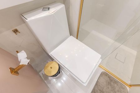 Apartamento à venda com 77m², 2 quartos e 1 vaga Apartamento à venda com 77m², 2 quartos e 1 vagaBanheiro