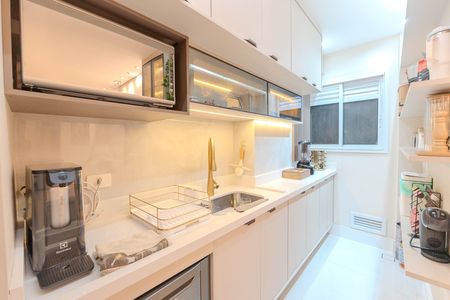 Apartamento à venda com 77m², 2 quartos e 1 vaga Apartamento à venda com 77m², 2 quartos e 1 vagaCozinha