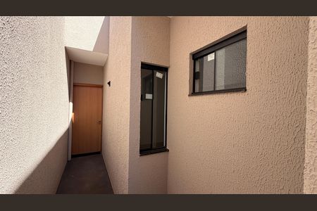 Casa à venda com 110m², 3 quartos e 2 vagasCorredor