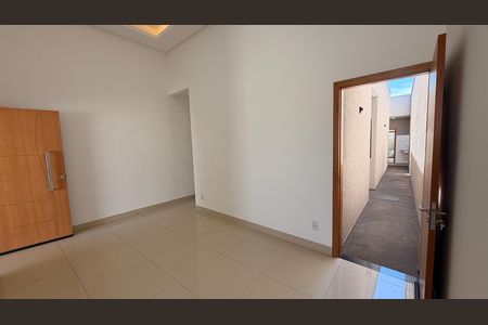 Casa à venda com 110m², 3 quartos e 2 vagasSala