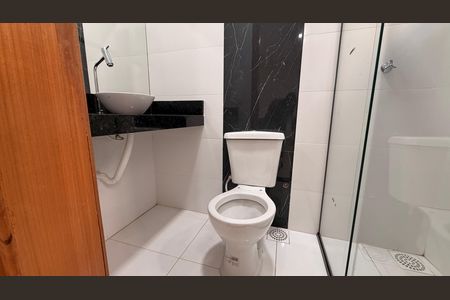 Casa à venda com 110m², 3 quartos e 2 vagasBanheiro da Suíte