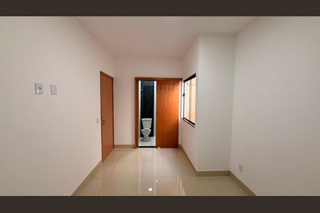 Casa à venda com 110m², 3 quartos e 2 vagasSuíte