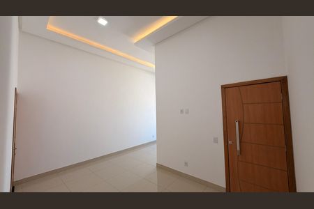 Casa à venda com 110m², 3 quartos e 2 vagasSala