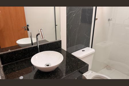 Casa à venda com 110m², 3 quartos e 2 vagasBanheiro Corredor