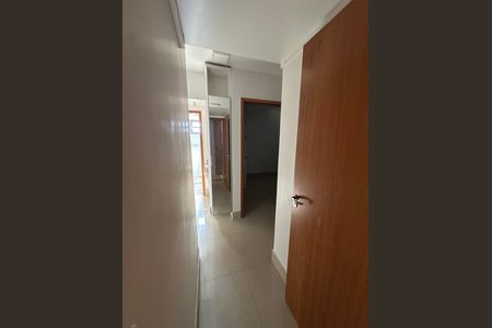 Corredor de apartamento à venda com 3 quartos, 88m² em Setor Bueno, Goiânia
