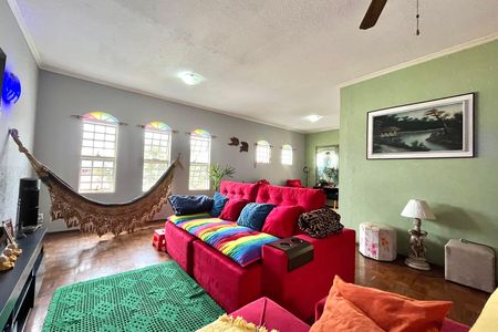 Casa à venda com 185m², 3 quartos e 2 vagasSala