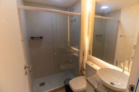 Banheiro de kitnet/studio para alugar com 1 quarto, 35m² em Ingá, Niterói