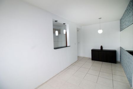 Sala de apartamento para alugar com 2 quartos, 50m² em Parada de Lucas, Rio de Janeiro