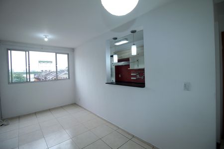 Sala de apartamento para alugar com 2 quartos, 50m² em Parada de Lucas, Rio de Janeiro