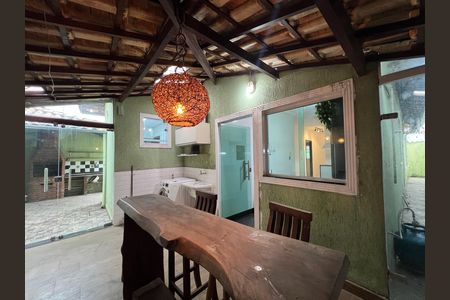 Casa para alugar com 165m², 3 quartos e 2 vagas Casa para alugar com 165m², 3 quartos e 2 vagasQuintal