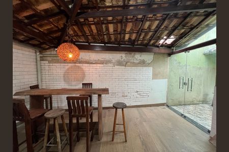 Casa para alugar com 165m², 3 quartos e 2 vagas Casa para alugar com 165m², 3 quartos e 2 vagasQuintal