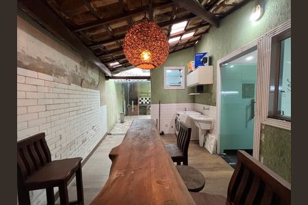 Casa para alugar com 165m², 3 quartos e 2 vagas Casa para alugar com 165m², 3 quartos e 2 vagasQuintal