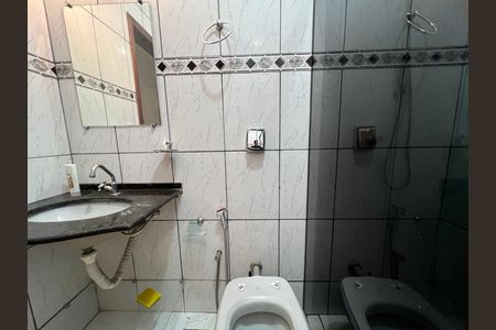 Banheiro Social de casa para alugar com 3 quartos, 165m² em Jardim Leblon, Belo Horizonte