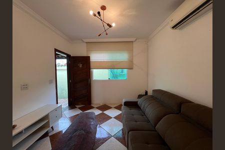 Casa para alugar com 165m², 3 quartos e 2 vagas Casa para alugar com 165m², 3 quartos e 2 vagasSala