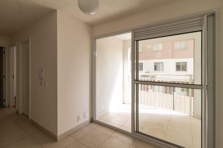 Sala de apartamento para alugar com 2 quartos, 35m² em Parque Industrial Tomas Edson, São Paulo