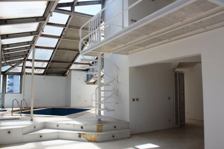 Apartamento à venda com 642m², 3 quartos e 6 vagas Apartamento à venda com 642m², 3 quartos e 6 vagasÁrea comum