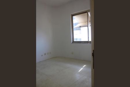 Apartamento à venda com 642m², 3 quartos e 6 vagas Apartamento à venda com 642m², 3 quartos e 6 vagasQuarto