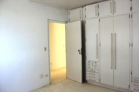 Apartamento à venda com 642m², 3 quartos e 6 vagas Apartamento à venda com 642m², 3 quartos e 6 vagasQuarto