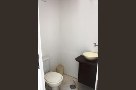 Apartamento à venda com 642m², 3 quartos e 6 vagas Apartamento à venda com 642m², 3 quartos e 6 vagasLavabo