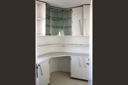 Apartamento à venda com 642m², 3 quartos e 6 vagas Apartamento à venda com 642m², 3 quartos e 6 vagasCozinha