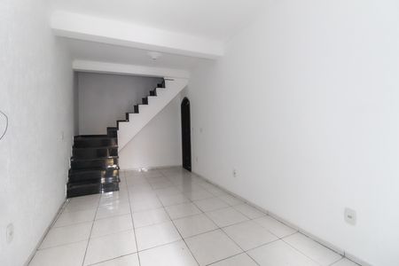 Sala de casa para alugar com 2 quartos, 97m² em Jardim Helena, São Paulo