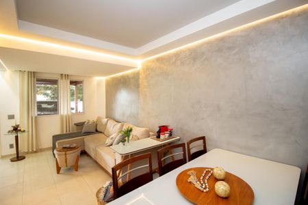 Casa de condomínio à venda com 115m², 3 quartos e 2 vagasSala