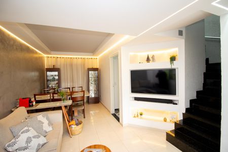 Casa de condomínio à venda com 115m², 3 quartos e 2 vagasSala