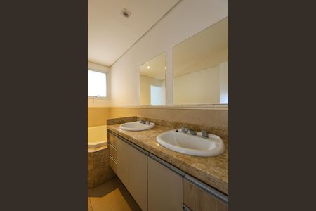 Apartamento à venda com 240m², 3 quartos e 4 vagas