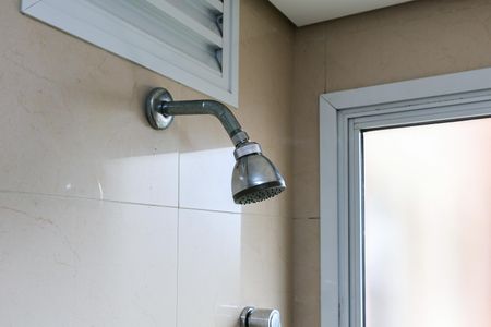 Apartamento à venda com 240m², 3 quartos e 4 vagas Apartamento à venda com 240m², 3 quartos e 4 vagasBanheiro da Suíte 1