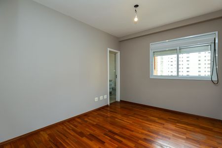 Apartamento à venda com 240m², 3 quartos e 4 vagas Apartamento à venda com 240m², 3 quartos e 4 vagasSuíte 3