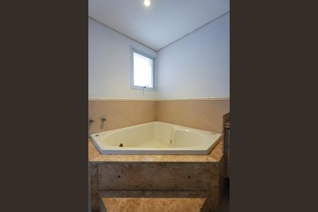 Apartamento à venda com 240m², 3 quartos e 4 vagas Apartamento à venda com 240m², 3 quartos e 4 vagasBanheiro da Suíte 1
