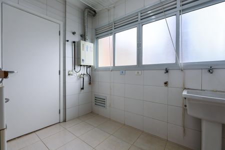 Apartamento à venda com 240m², 3 quartos e 4 vagas Apartamento à venda com 240m², 3 quartos e 4 vagasÁrea de Serviço