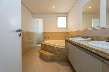 Apartamento à venda com 240m², 3 quartos e 4 vagas