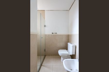 Apartamento à venda com 240m², 3 quartos e 4 vagas Apartamento à venda com 240m², 3 quartos e 4 vagasBanheiro da Suíte 1