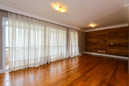 Apartamento à venda com 240m², 3 quartos e 4 vagas Apartamento à venda com 240m², 3 quartos e 4 vagasSala