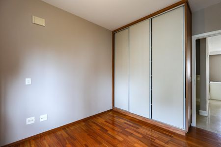 Apartamento à venda com 240m², 3 quartos e 4 vagas Apartamento à venda com 240m², 3 quartos e 4 vagasSuíte 2