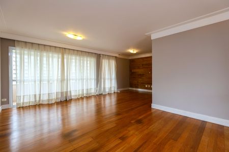 Apartamento à venda com 240m², 3 quartos e 4 vagas Apartamento à venda com 240m², 3 quartos e 4 vagasSala