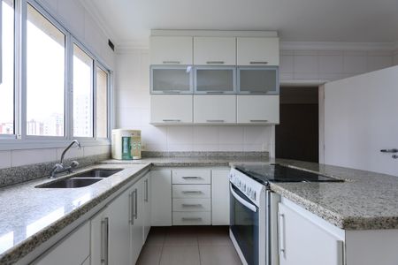 Apartamento à venda com 240m², 3 quartos e 4 vagas Apartamento à venda com 240m², 3 quartos e 4 vagasCozinha