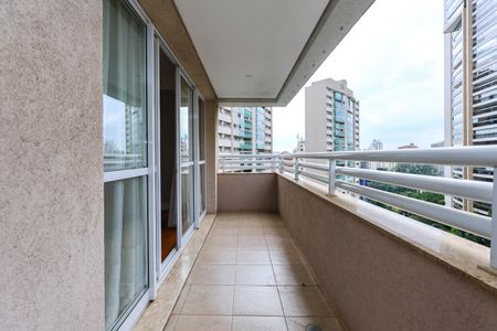 Apartamento à venda com 240m², 3 quartos e 4 vagas Apartamento à venda com 240m², 3 quartos e 4 vagasVaranda da Sala