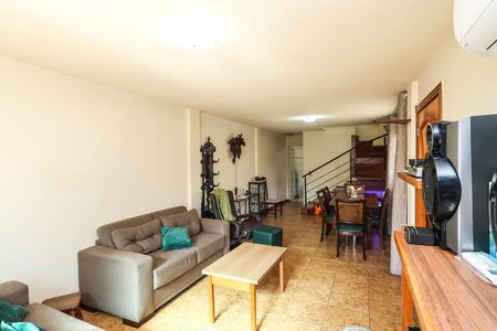 Sala de casa à venda com 3 quartos, 250m² em Jardim da Gloria, São Paulo