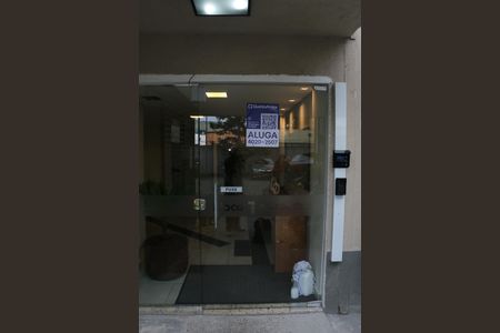 Apartamento para alugar com 47m², 2 quartos e 1 vagafoto da placa instalada